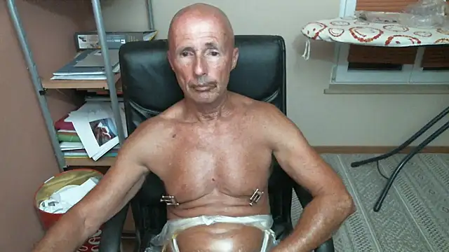 Snapshot of olibrius71 chatting on 09.21.25 olibrius71 online show from 09.21.25