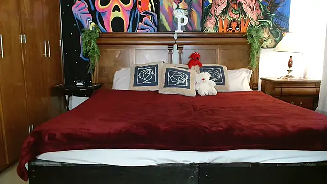 Snapshot of MINI_Petite chatting on 01.06.25 MINI Petite online show from 01.06.25