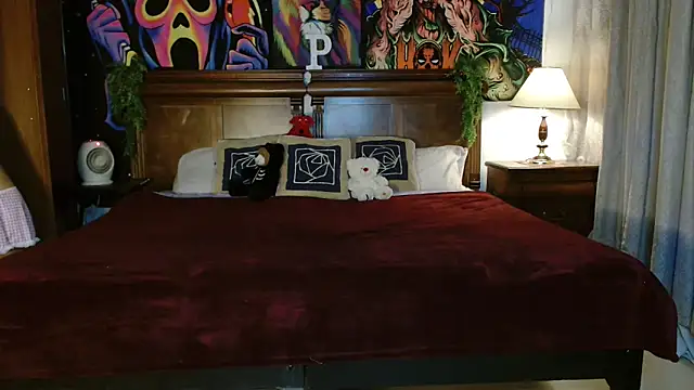 Snapshot of MINI_Petite chatting on 01.08.25 MINI Petite online show from 01.08.25