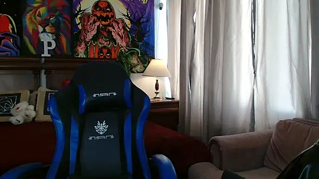 Snapshot of MINI_Petite chatting on 01.09.25 MINI Petite online show from 01.09.25