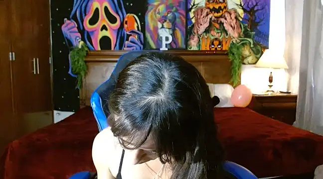 Snapshot of MINI_Petite chatting on 01.09.25 MINI Petite online show from 01.09.25