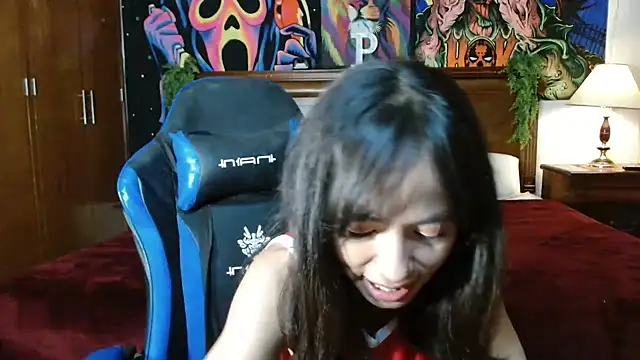 Snapshot of MINI_Petite chatting on 01.29.25 MINI Petite online show from 01.29.25