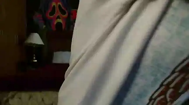 Snapshot of MINI_Petite chatting on 02.24.25 MINI Petite online show from 02.24.25