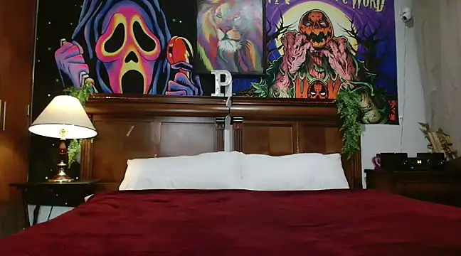 Snapshot of MINI_Petite chatting on 02.26.25 MINI Petite online show from 02.26.25