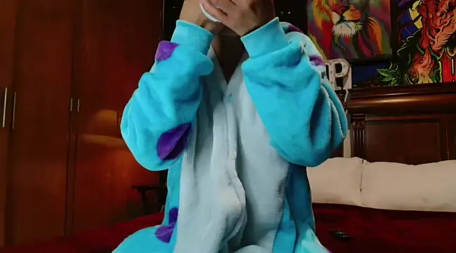 Snapshot of MINI_Petite chatting on 02.26.25 MINI Petite online show from 02.26.25