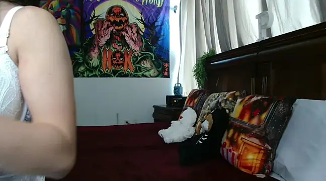 Snapshot of MINI_Petite chatting on 03.05.25 MINI Petite online show from 03.05.25