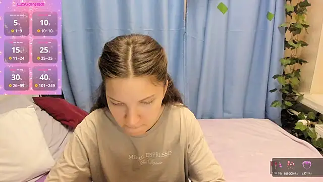 Snapshot of MelaniGrand chatting on 09.10.25 MelaniGrand online show from 09.10.25