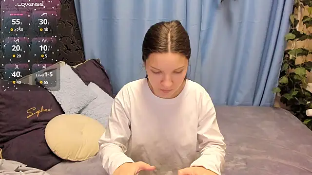 Snapshot of MelaniGrand chatting on 11.21.25 MelaniGrand online show from 11.21.25