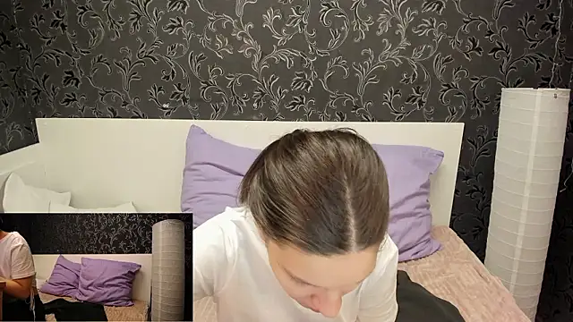 Snapshot of MelaniGrand chatting on 02.18.26 MelaniGrand online show from 02.18.26