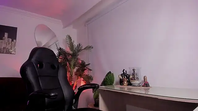 Meghan320 online show from 01.13.26