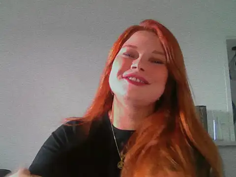 Snapshot of DommeniqueLacan chatting on 09.24.25 DommeniqueLacan online show from 09.24.25