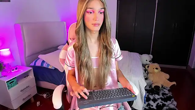 Ainhoads online show from 04.02.26