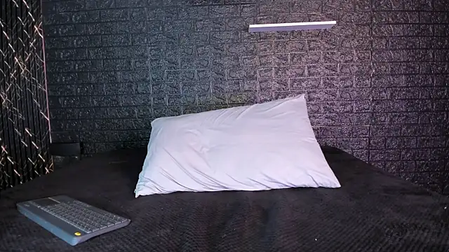 Victoria Badgal  online show from 10.02.25