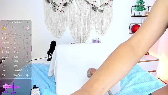 evaa rose online show from 12.14.25