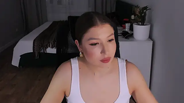 Eva Chris online show from 09.23.25