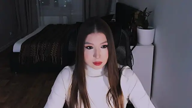 Eva Chris online show from 11.08.25