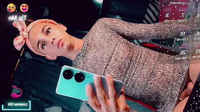 Snapshot of CharlotteBigCock chatting on 09.26.25 CharlotteBigCock online show from 09.26.25