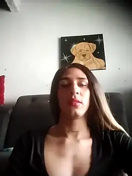 Snapshot of CharlotteBigCock chatting on 10.23.25 CharlotteBigCock online show from 10.23.25