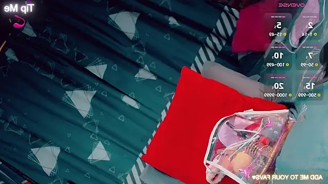 Snapshot of CharlotteBigCock chatting on 10.30.25 CharlotteBigCock online show from 10.30.25