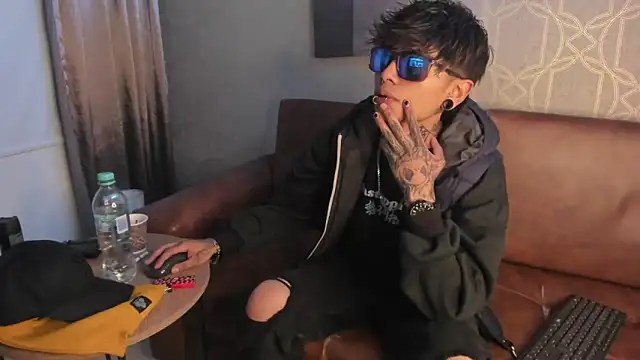 AcidMilo online show from 12.12.24