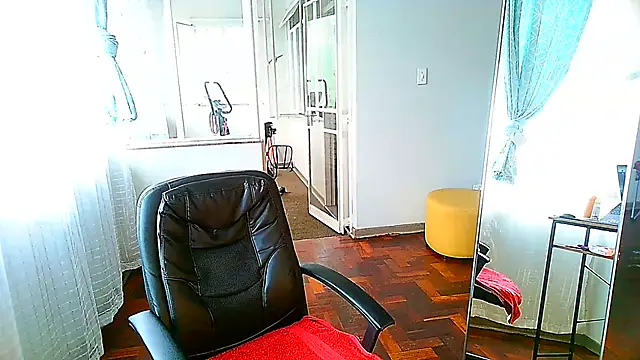 Snapshot of Charlie-Crawford chatting on 01.14.25 Charlie-Crawford online show from 01.14.25