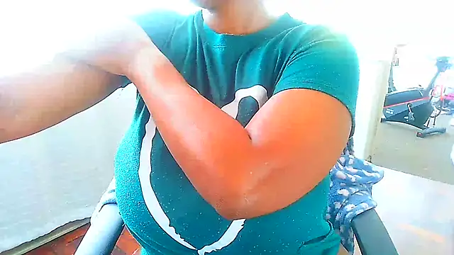 Snapshot of Charlie-Crawford chatting on 02.01.25 Charlie-Crawford online show from 02.01.25