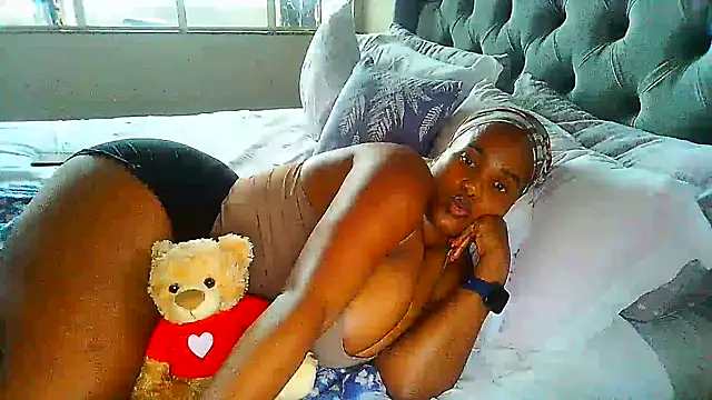 Snapshot of Charlie-Crawford chatting on 03.01.25 Charlie-Crawford online show from 03.01.25