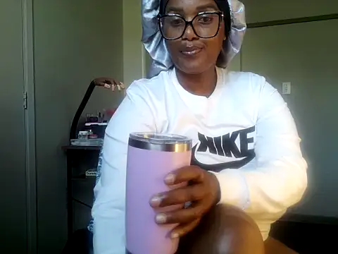 Snapshot of Charlie-Crawford chatting on 10.03.25 Charlie-Crawford online show from 10.03.25