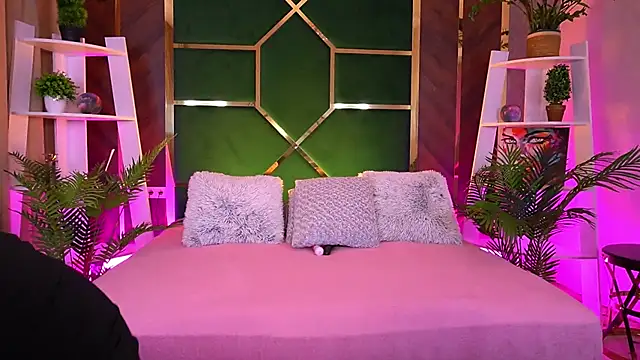 LittleeCutee online show from 09.27.25