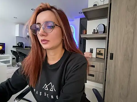 Anny Moore09 online show from 01.30.25