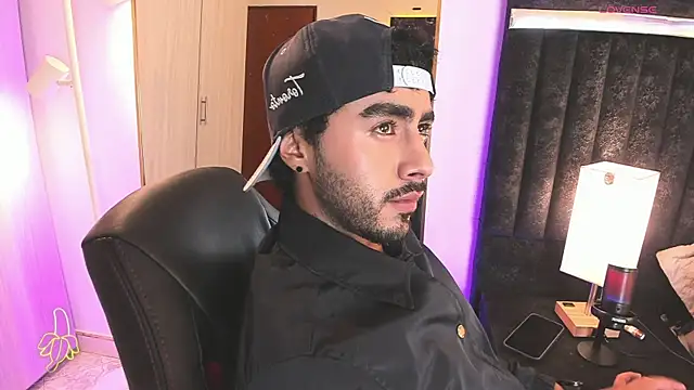 ItsMeEros online show from 04.12.26