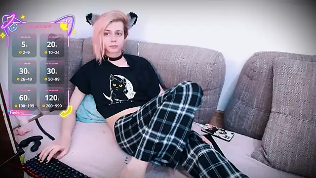 Littlepinkcat online show from 10.30.25