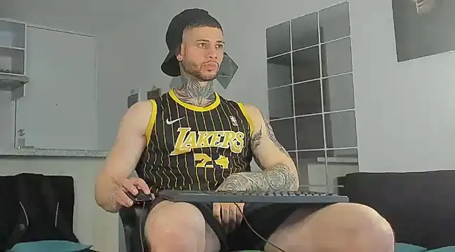 Snapshot of _jamesleandros1 chatting on 12.21.24 jamesleandros1 online show from 12.21.24