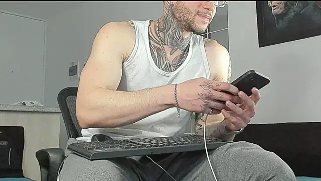 Snapshot of _jamesleandros1 chatting on 01.30.25 jamesleandros1 online show from 01.30.25