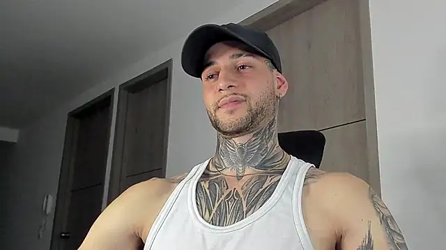 Snapshot of _jamesleandros1 chatting on 09.24.25 jamesleandros1 online show from 09.24.25