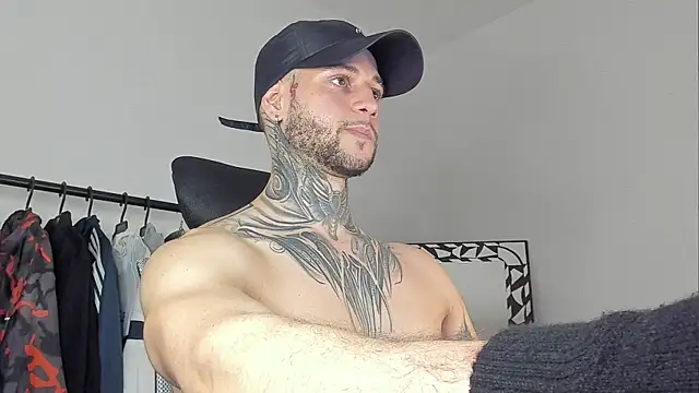 Snapshot of _jamesleandros1 chatting on 11.04.25 jamesleandros1 online show from 11.04.25