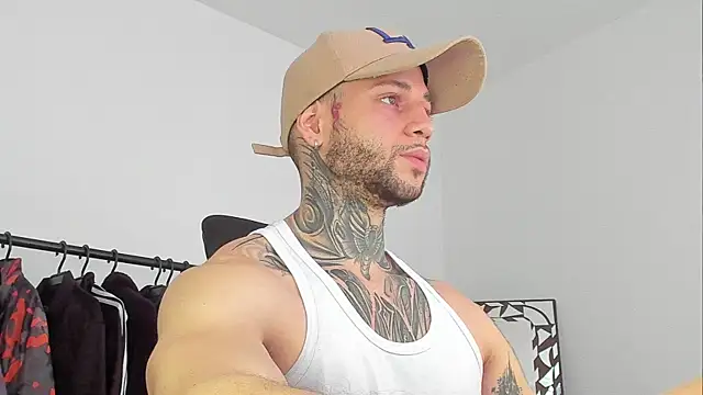 Snapshot of _jamesleandros1 chatting on 11.07.25 jamesleandros1 online show from 11.07.25