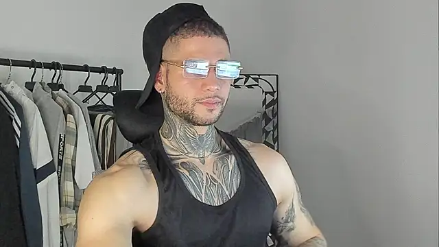 Snapshot of _jamesleandros1 chatting on 11.11.25 jamesleandros1 online show from 11.11.25