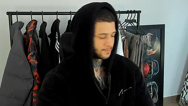 Snapshot of _jamesleandros1 chatting on 12.03.25 jamesleandros1 online show from 12.03.25