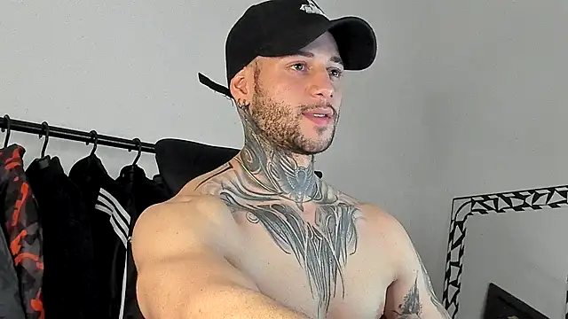 Snapshot of _jamesleandros1 chatting on 12.04.25 jamesleandros1 online show from 12.04.25