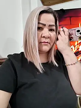 Snapshot of Dalessa_Bigtits chatting on 03.12.26 Dalessa Bigtits online show from 03.12.26