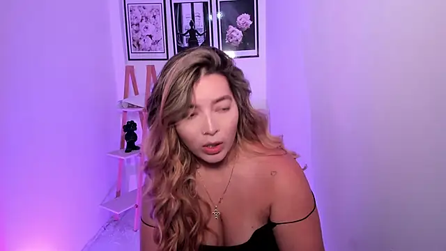 sofihill01 online show from 10.04.25