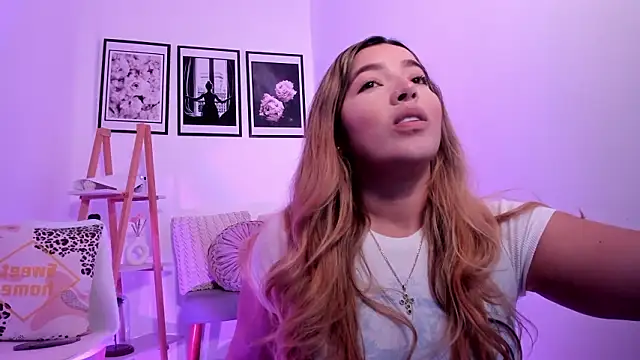 sofihill01 online show from 03.08.26