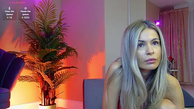 Avril Cyrus online show from 11.04.25