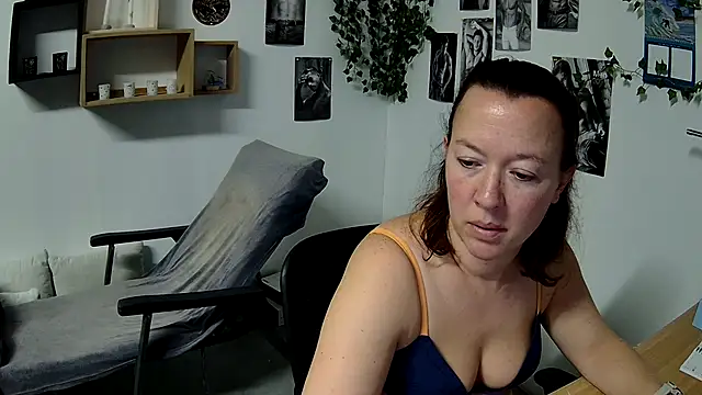 Snapshot of AnyaKrey@xh chatting on 01.15.25 AnyaKreyxh online show from 01.15.25