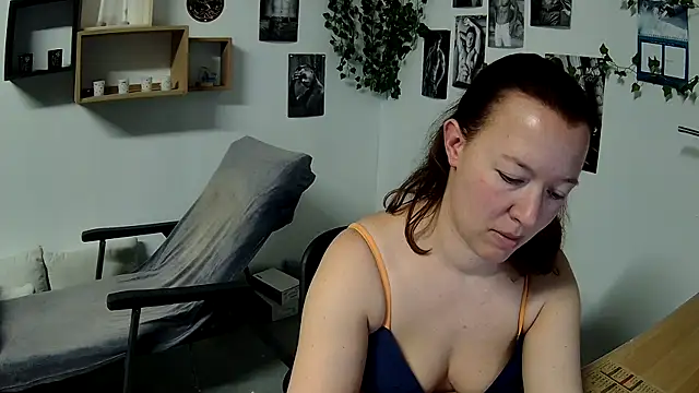 Snapshot of AnyaKrey@xh chatting on 02.10.25 AnyaKreyxh online show from 02.10.25