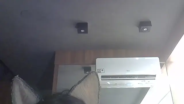 Skinny-Kitten online show from 11.15.25