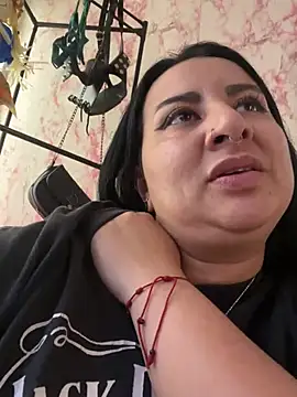 Abril Luv online show from 02.27.25