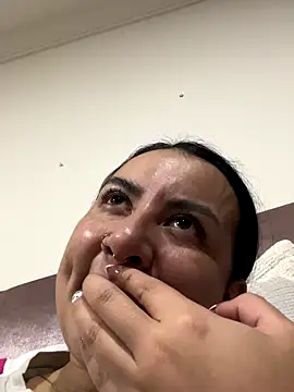 Abril Luv online show from 09.10.25