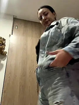 Abril Luv online show from 09.30.25